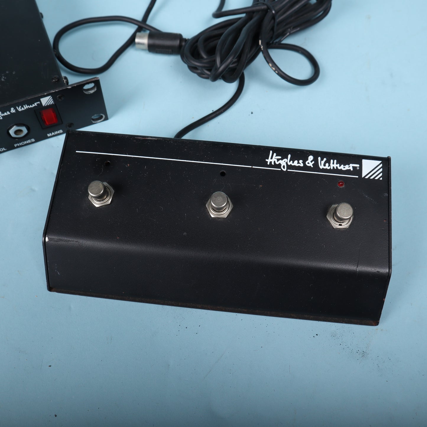 HUGHES & KETTNER Attax Rack MIDI Preamp + Footswitch
