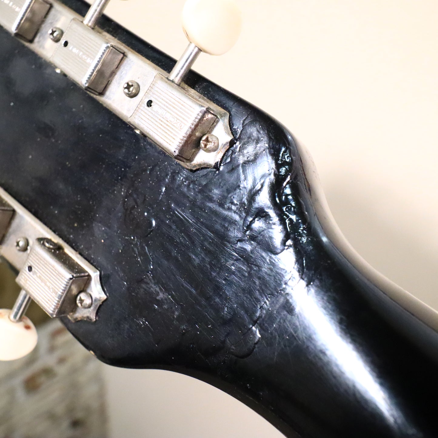 Vintage 1964 Valco Airline 3 Pickup Deluxe Res-O-Glass White