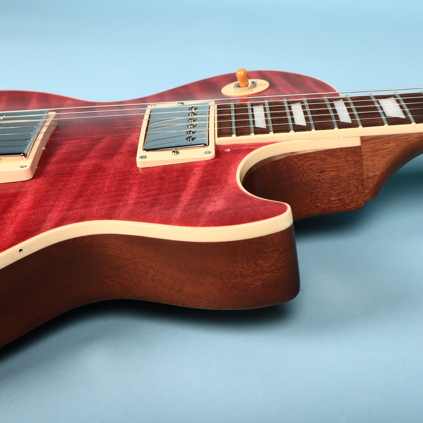 Gibson Les Paul Standard ‘50s Figured Top Electric Guitar Translucent Fuchsia