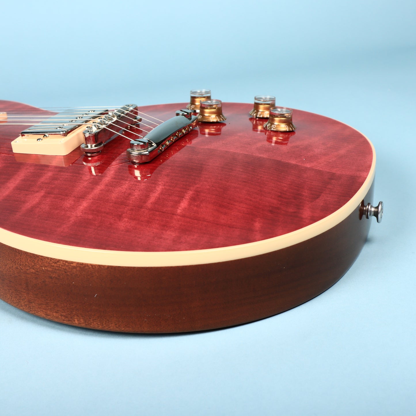 Gibson Les Paul Standard ‘50s Figured Top Electric Guitar Translucent Fuchsia