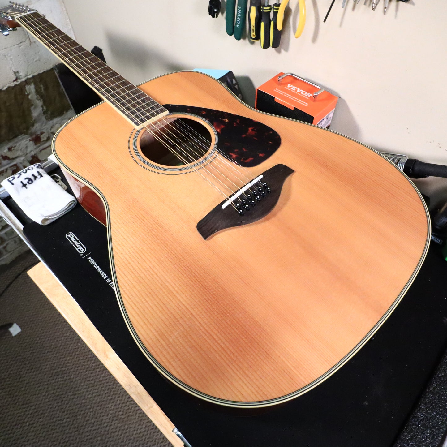Yamaha FG820-12 Dreadnought 12 String Acoustic Guitar Solid Spruce Top Natural
