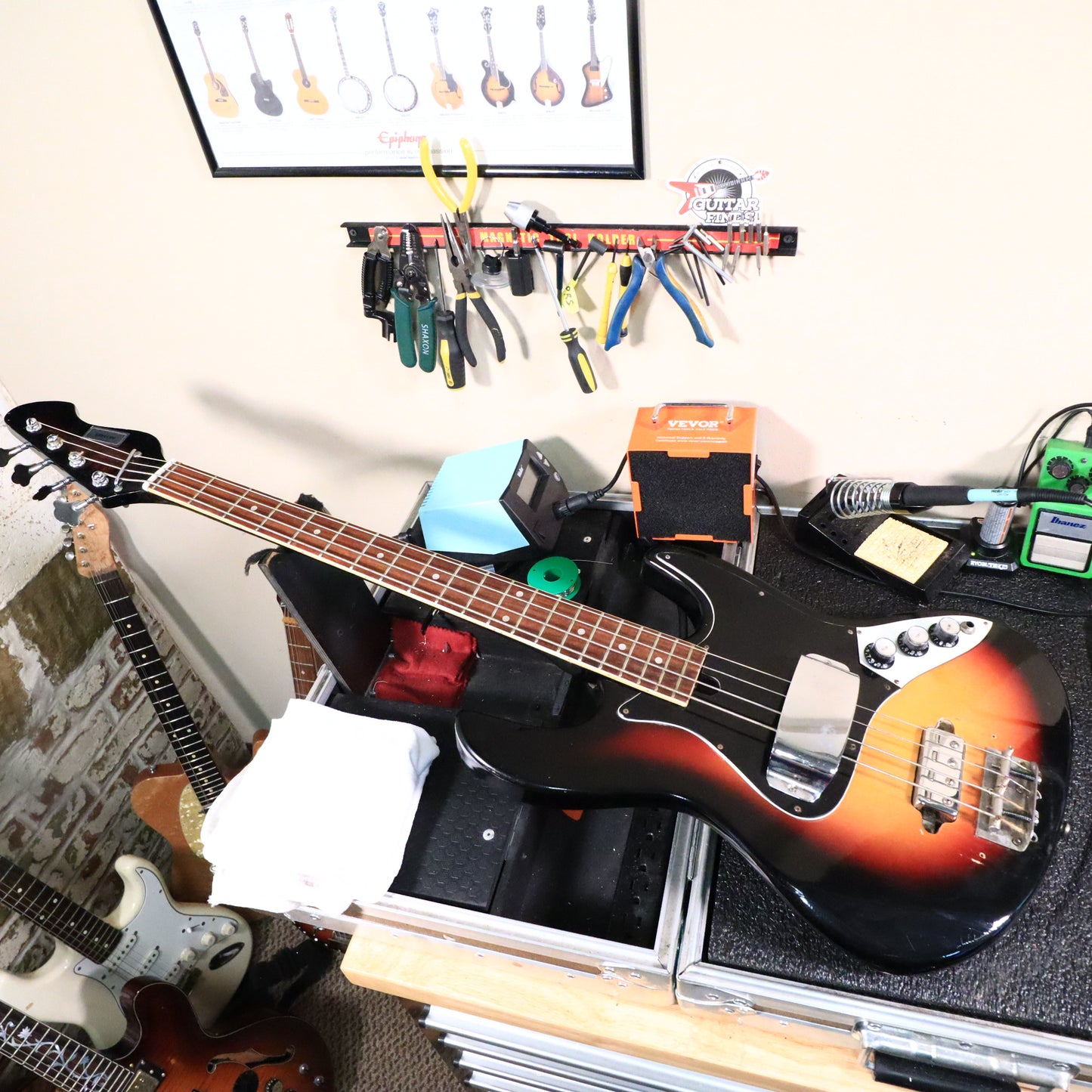 Vintage 1970's Kingston Antares Teisco Short Scale Jazz Bass