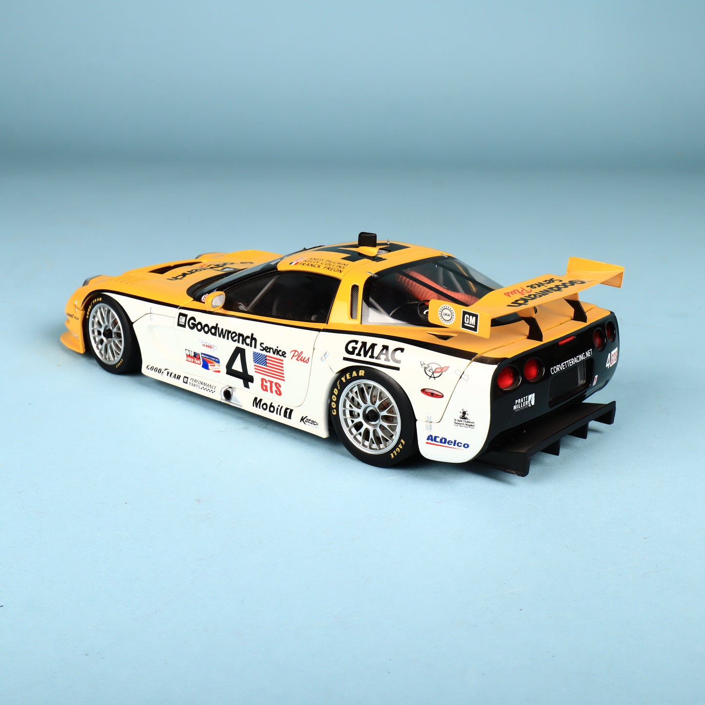 1/18 AUTOart 2004 24H Le Mans Class Winner Chevrolet Corvette C5R