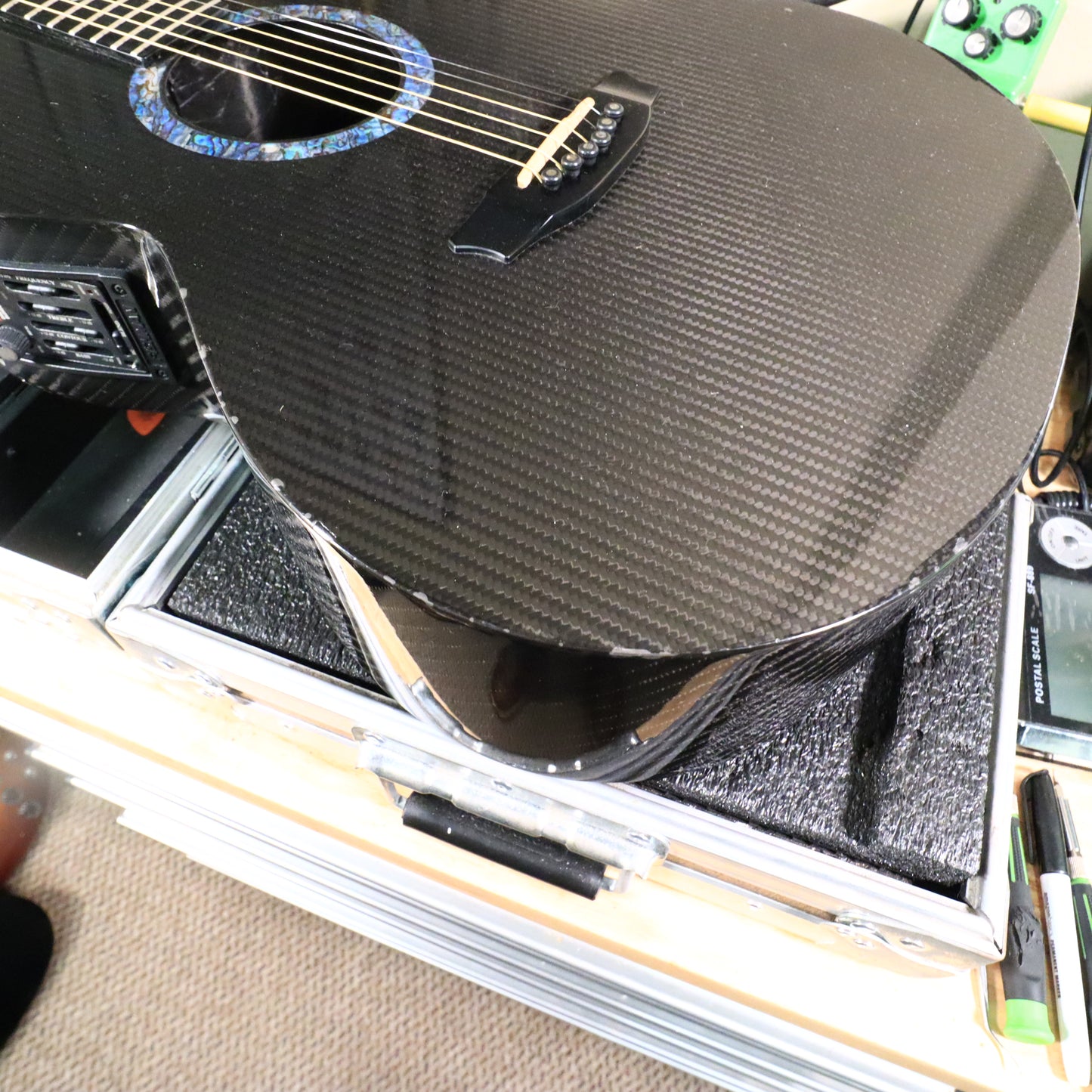 RainSong WS1000 Grand Carbon Fiber Auditorium Acoustic-Electric Guitar