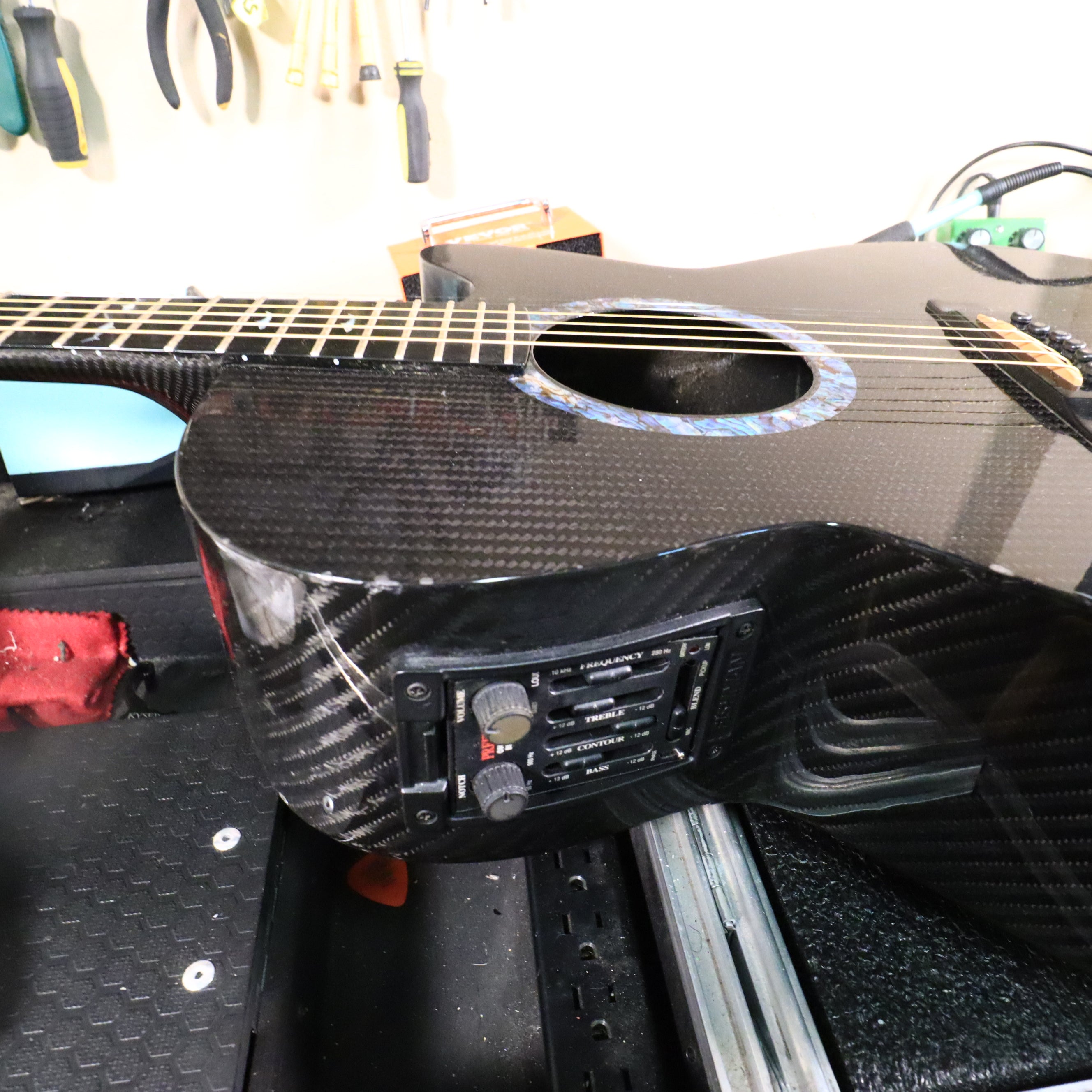 RainSong WS1000 Grand Carbon Fiber Auditorium Acoustic-Electric