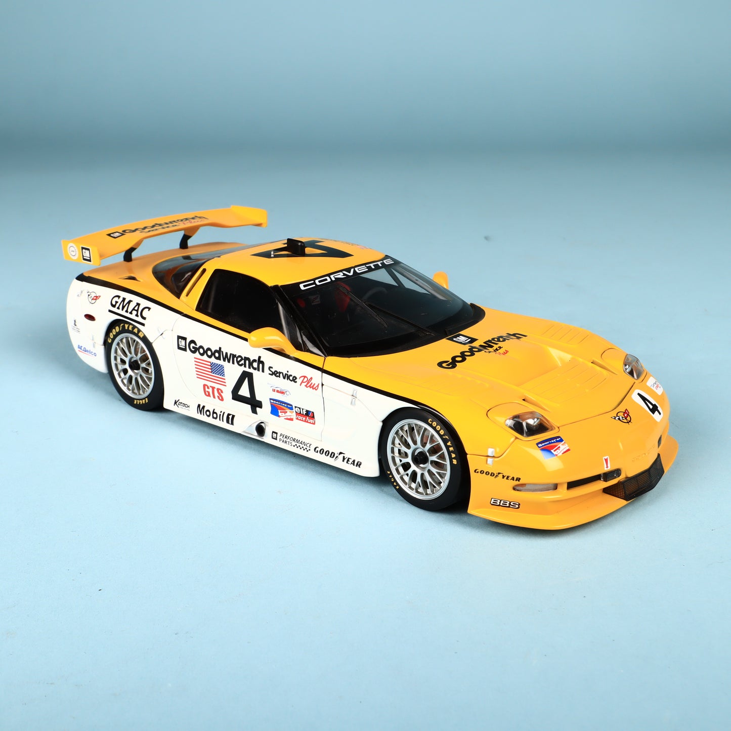 1/18 AUTOart 2004 24H Le Mans Class Winner Chevrolet Corvette C5R