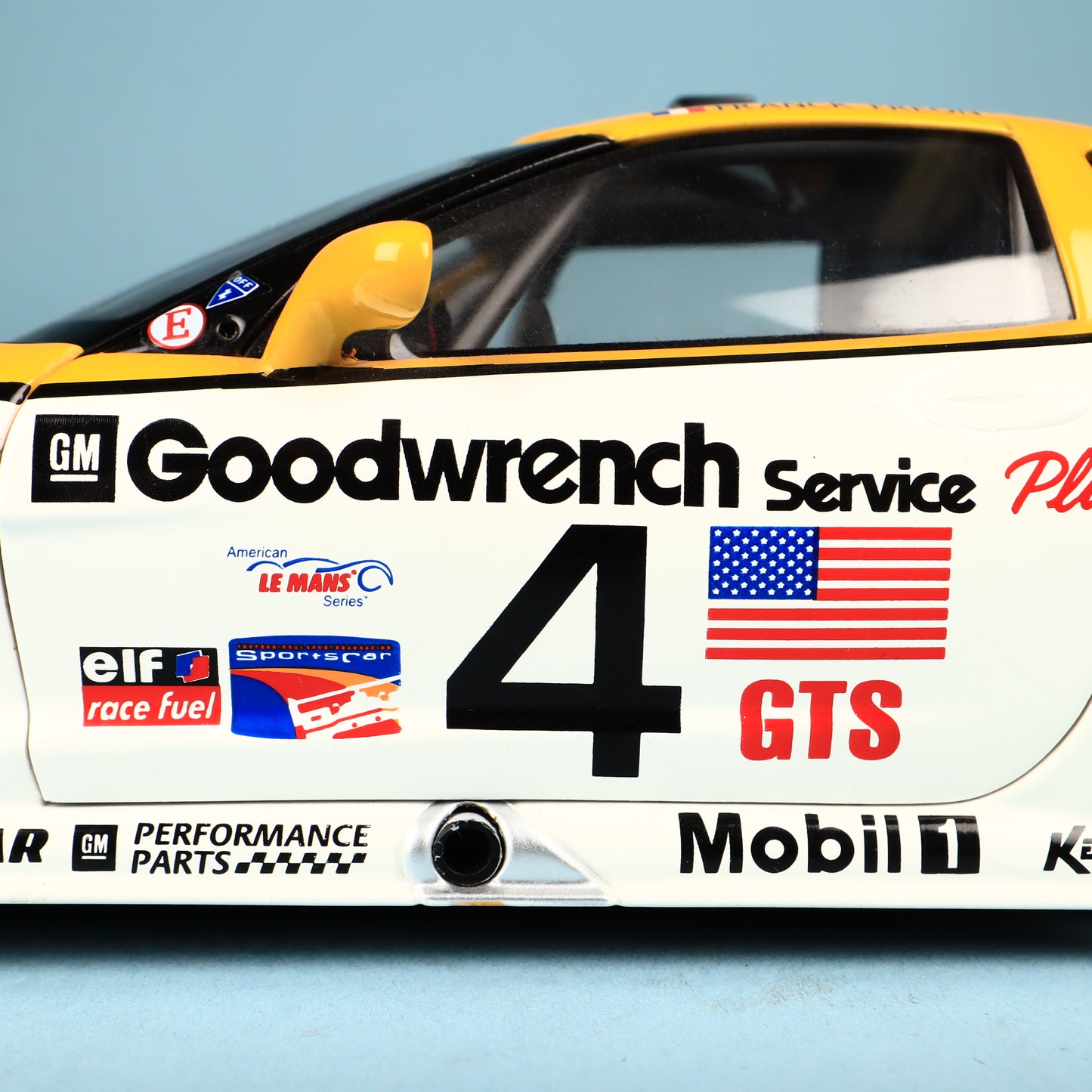 1/18 AUTOart 2004 24H Le Mans Class Winner Chevrolet Corvette C5R