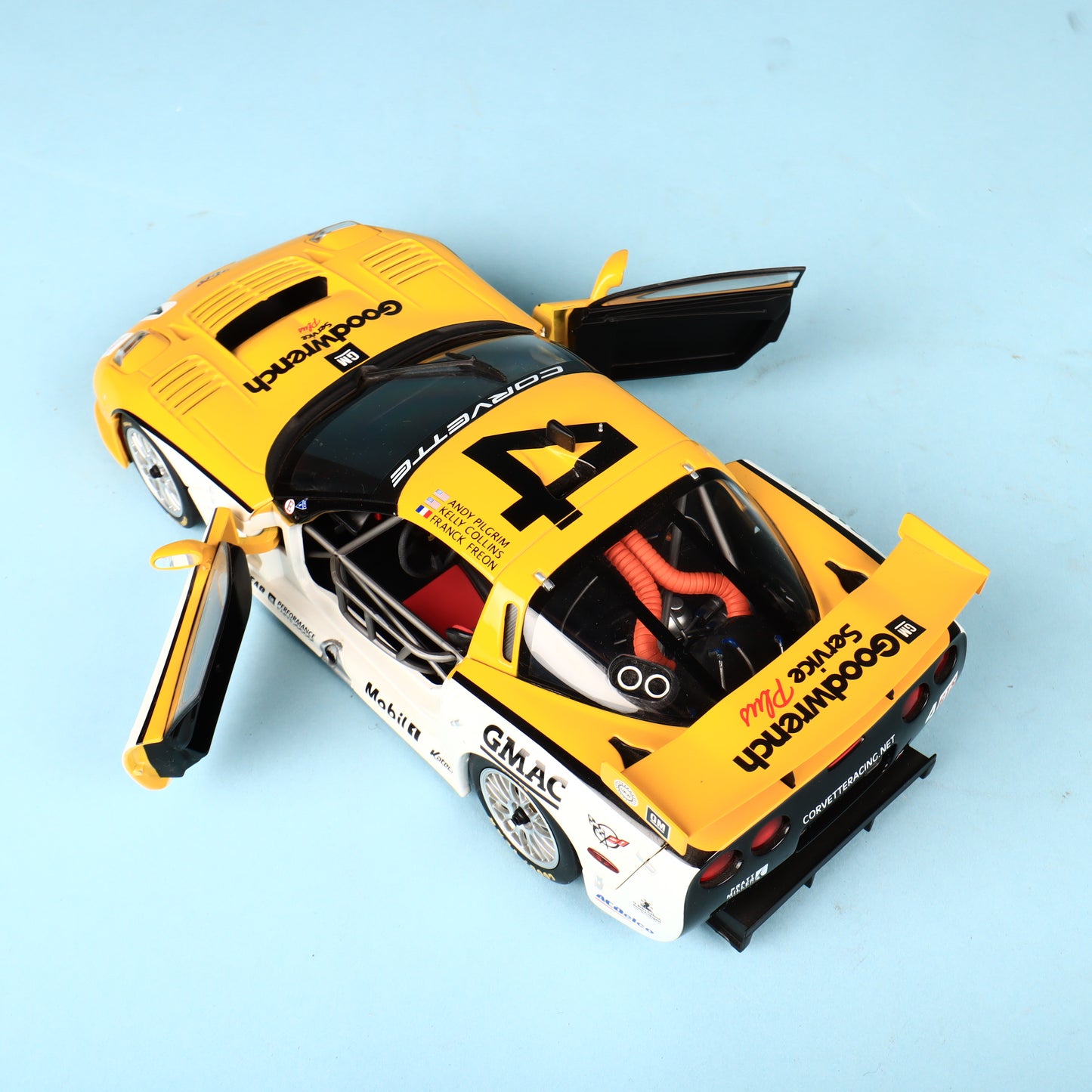 1/18 AUTOart 2004 24H Le Mans Class Winner Chevrolet Corvette C5R