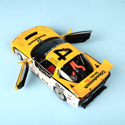 1/18 AUTOart 2004 24H Le Mans Class Winner Chevrolet Corvette C5R