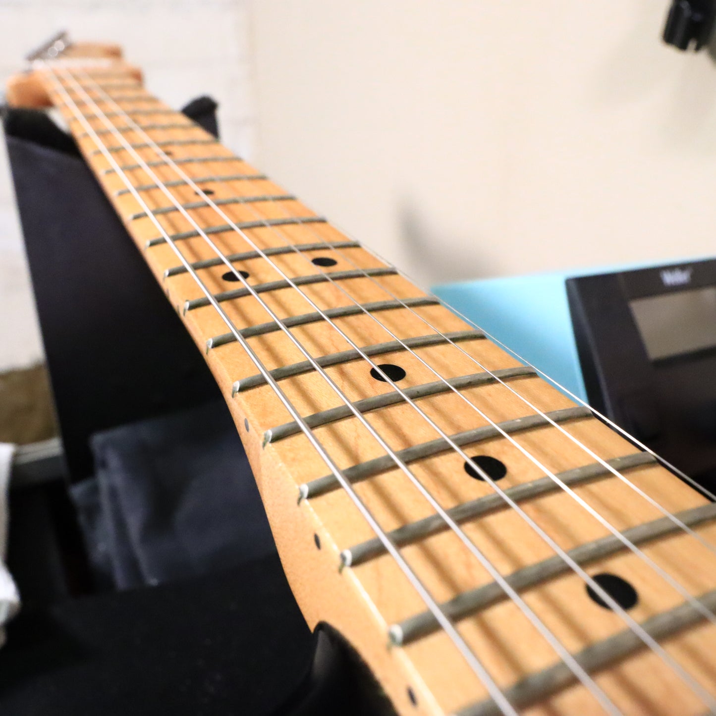 2013 Fender Stratocaster MIM Maple Sunburst Guitar HSS