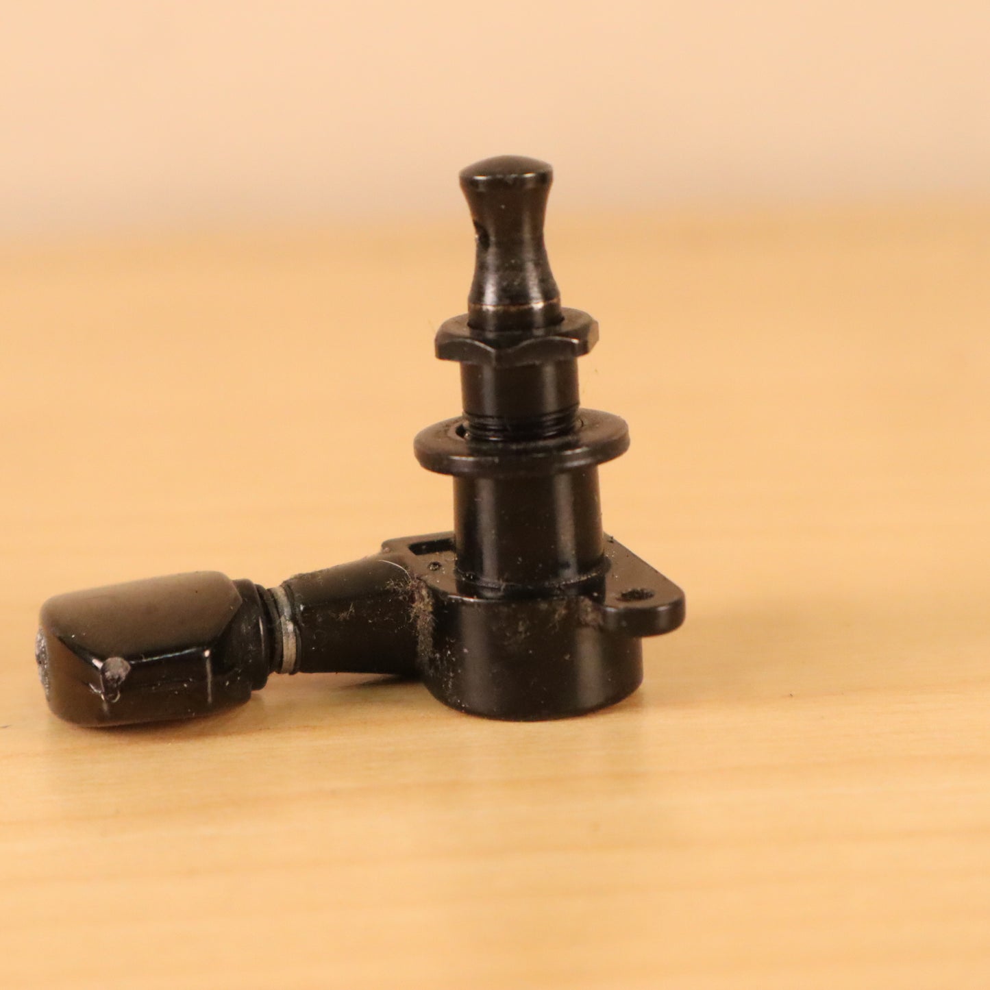 (1) Carvin Branded Guitar Black Tuning Peg Tuner Key