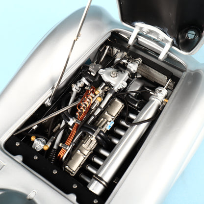 CMC 1/18 Mercedes-Benz W196R 1954/55 Streamliner body