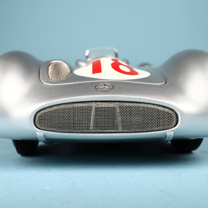 CMC 1/18 Mercedes-Benz W196R 1954/55 Streamliner body