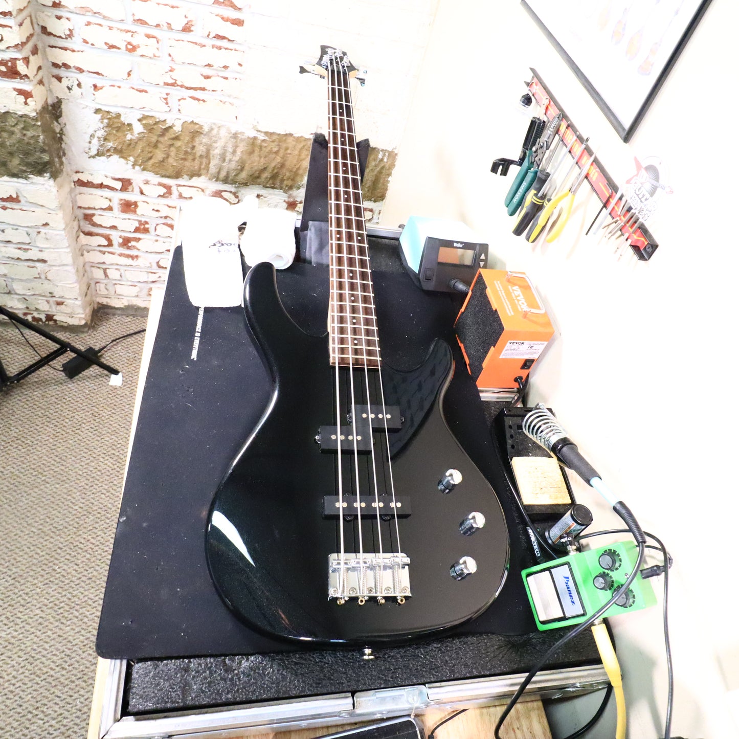 2006 Squier Bass Guitar Black MB4