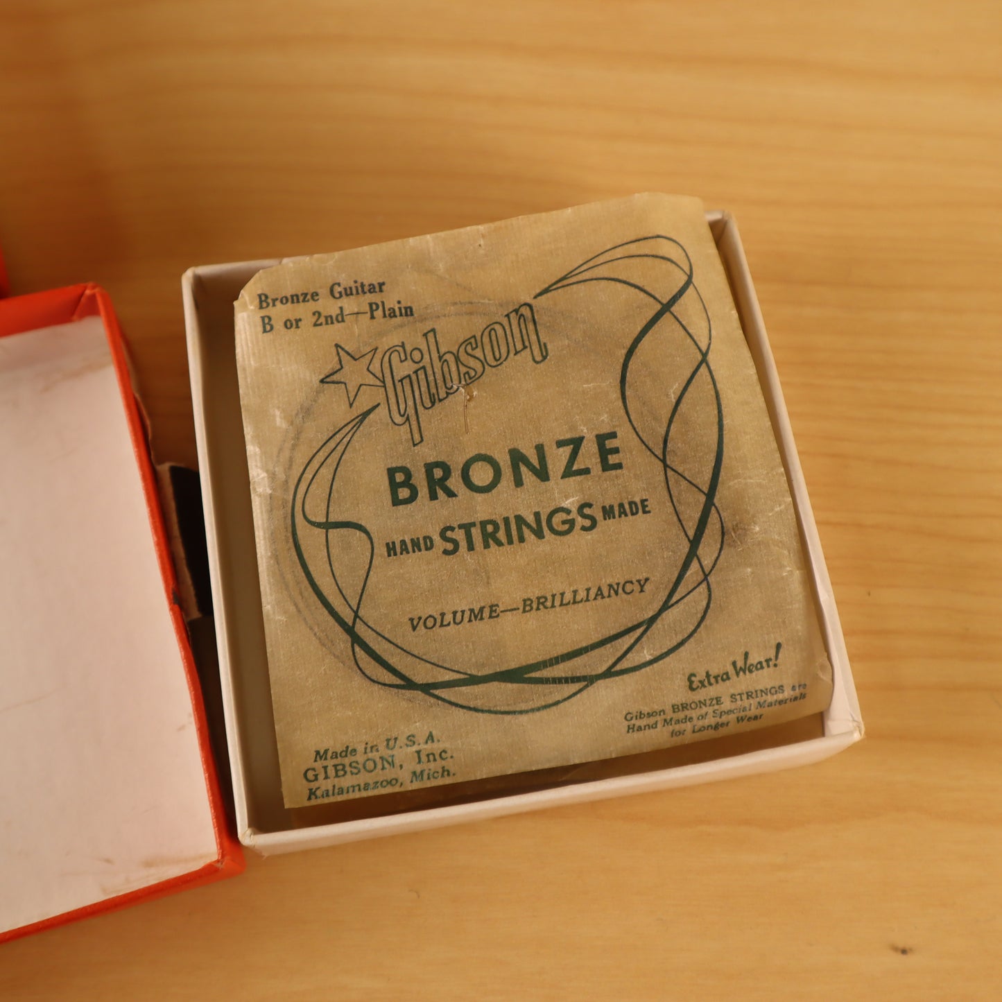(4) Lot Gibson Mona-Steel String No. 140 Bronze Strings Case Candy