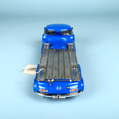 CMC 1:18 Mercedes-Benz Transporter 1954 Renntransporter Blue Wonder