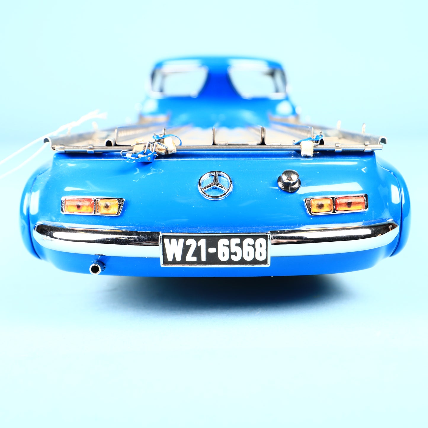 CMC 1:18 Mercedes-Benz Transporter 1954 Renntransporter Blue Wonder