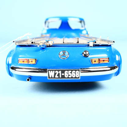 CMC 1:18 Mercedes-Benz Transporter 1954 Renntransporter Blue Wonder