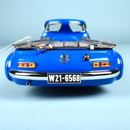 CMC 1:18 Mercedes-Benz Transporter 1954 Renntransporter Blue Wonder