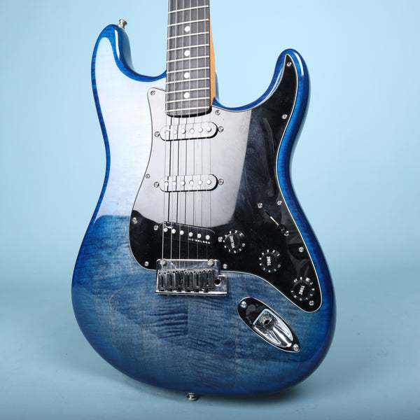 Fender American Ultra Stratocaster HSS w/Ebony Fretboard Denim Burst Blue