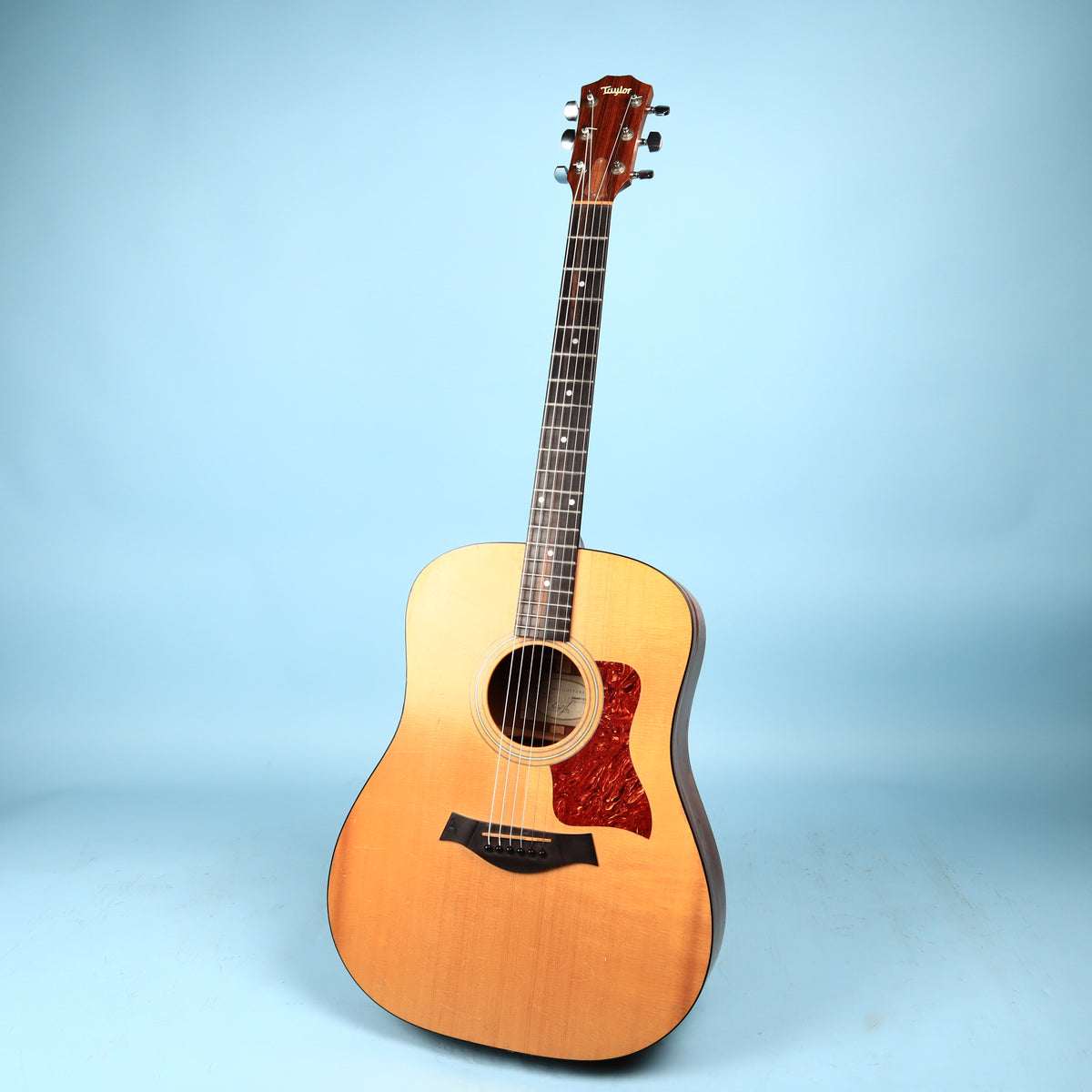 Guitarra Acústica Taylor 210 de 2004, EE. UU.