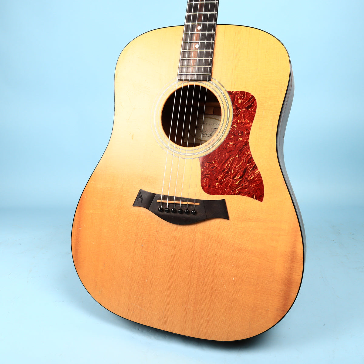 Guitarra Acústica Taylor 210 de 2004, EE. UU.