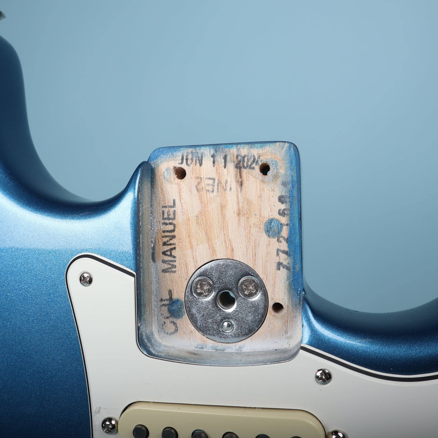 Fender AV II American Vintage 1973 Strat LOADED BODY 73 Ash Lake Placid Blue
