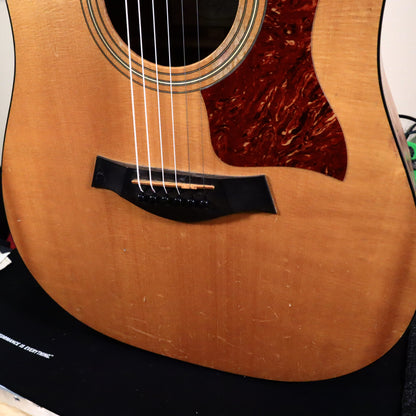 Guitarra Acústica Taylor 210 de 2004, EE. UU.