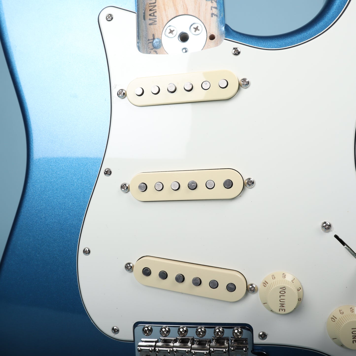 Fender AV II American Vintage 1973 Strat LOADED BODY 73 Ash Lake Placid Blue
