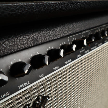 Fender Princeton Chorus PR 82 Solid State Guitar Combo Amp