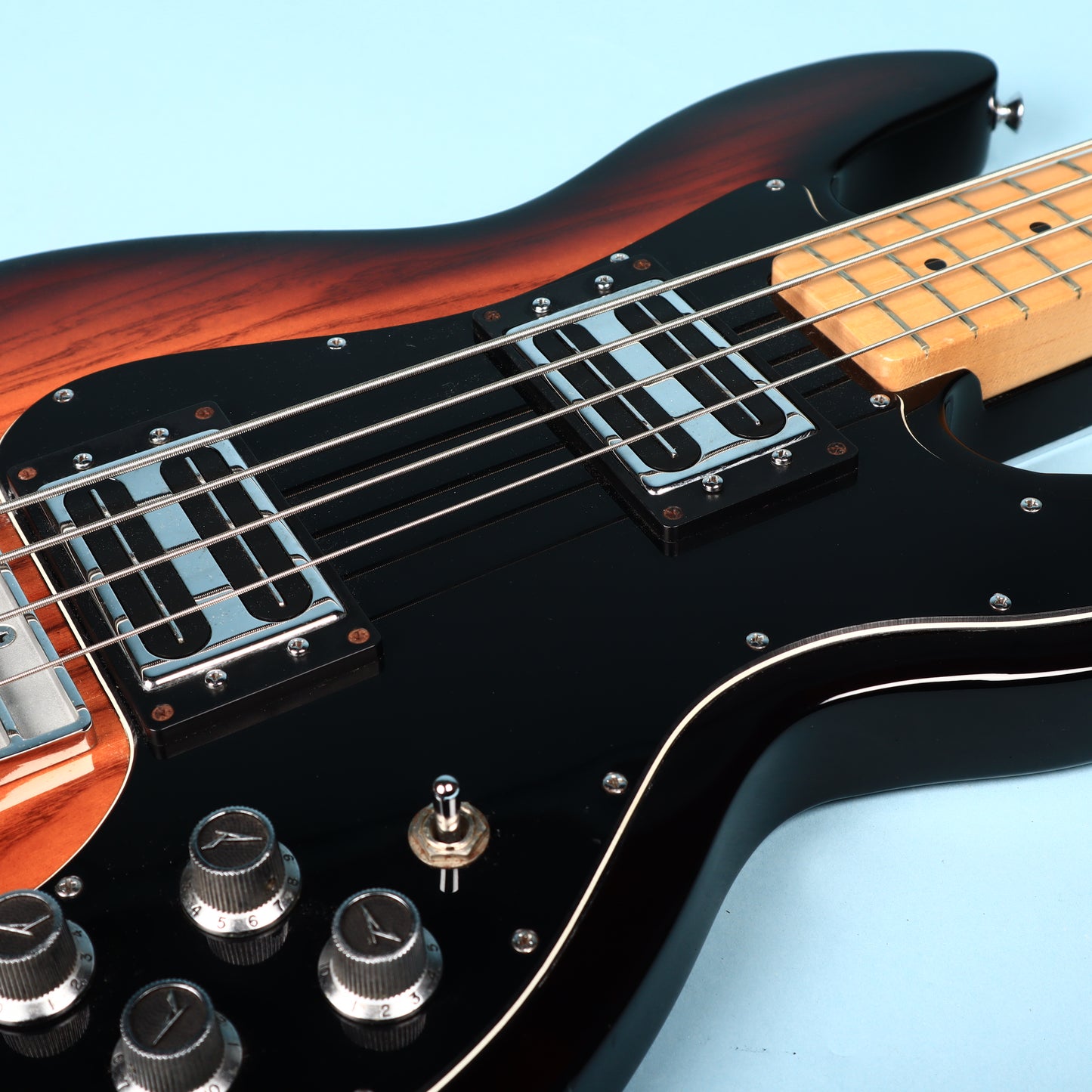 Vintage Original Peavey T-40 Bass Guitar Sunburst USA American