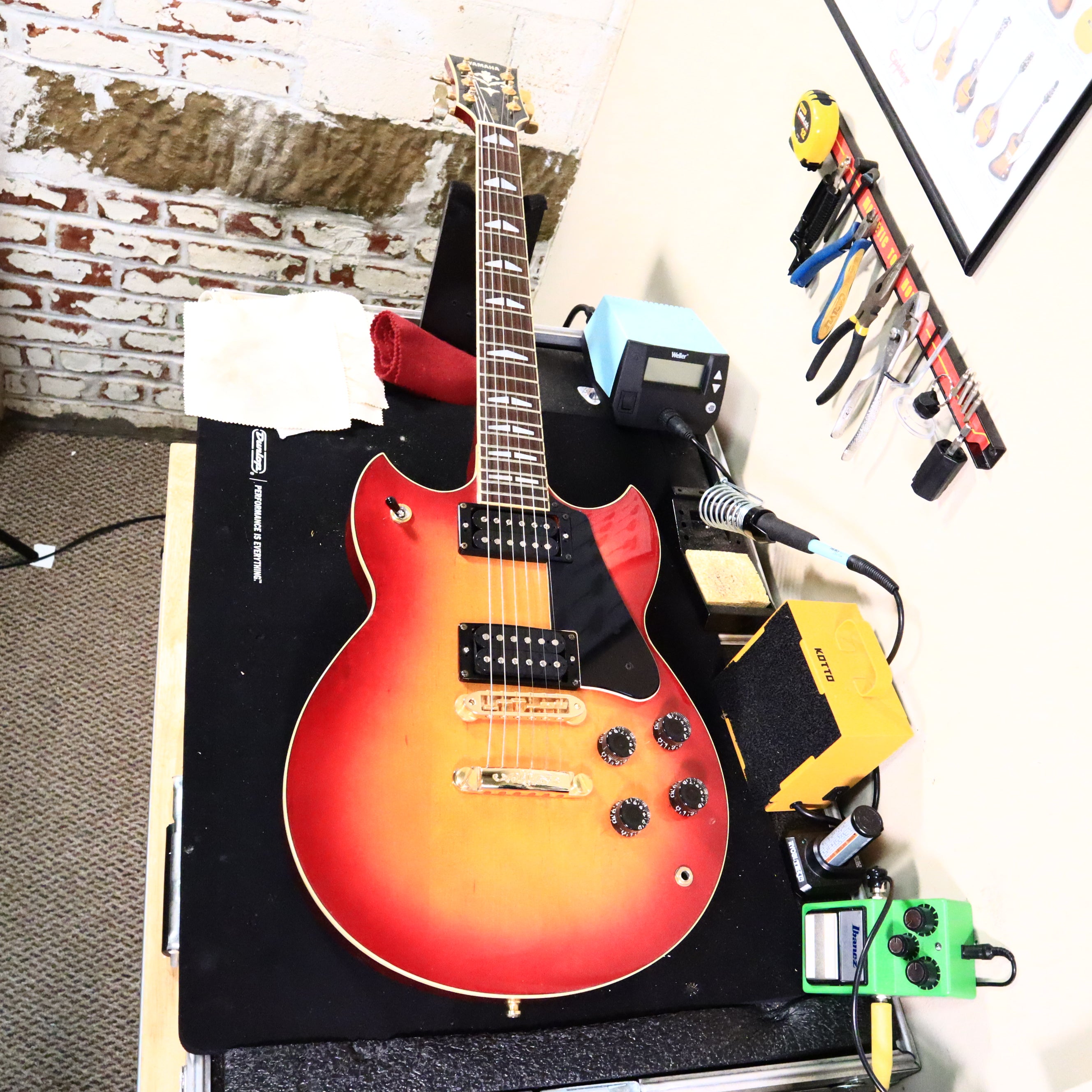 Yamaha SG1000 Cherry Sunburst 1980 Electric Guitar Japan – GuitarFinds