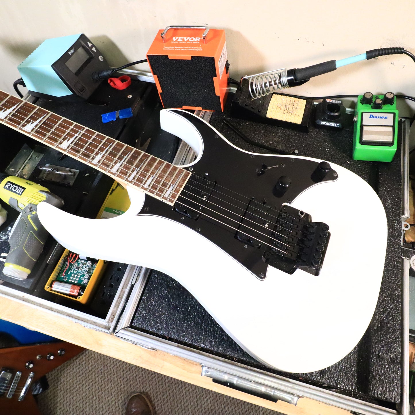 2014 Ibanez RG6001 RG Series Electric Guitar Center Exclusive White