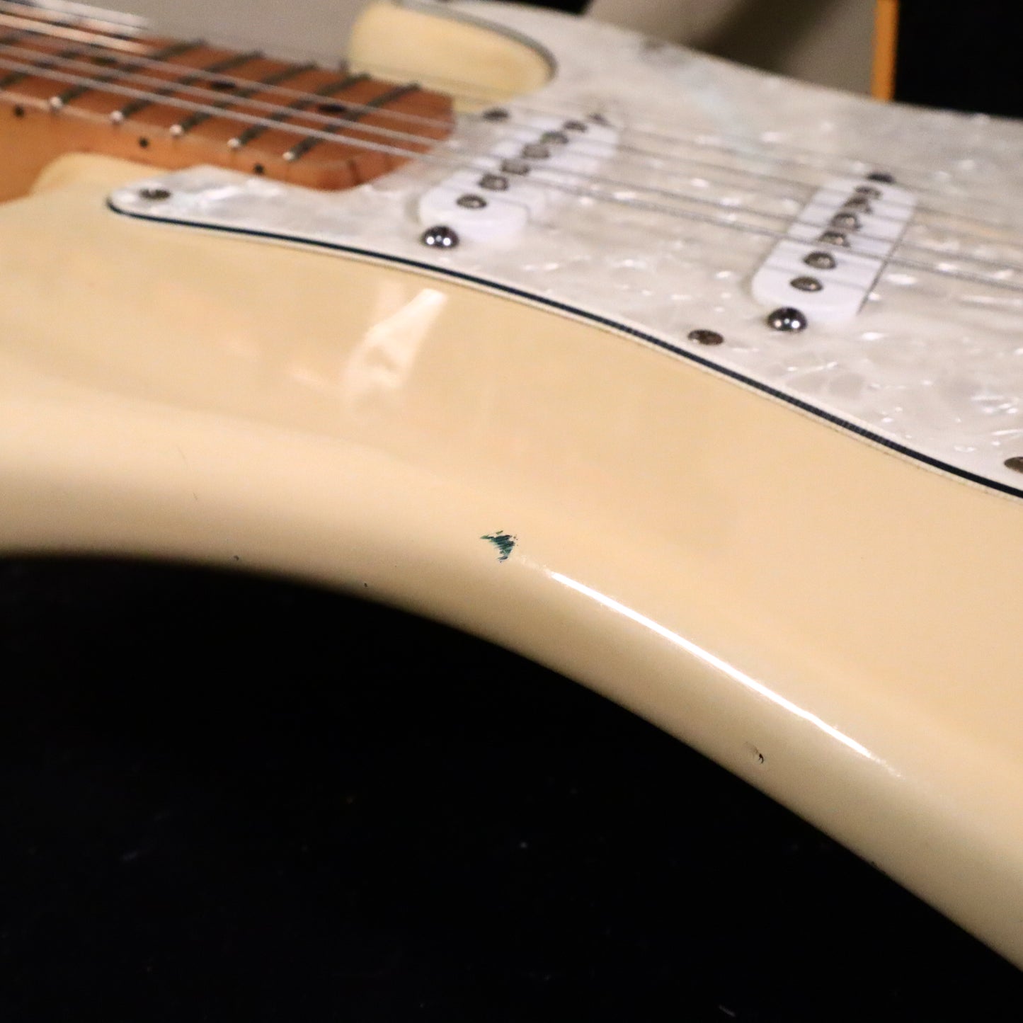 1992 Squier MIK Stratocaster Korea Off-White Maple Neck