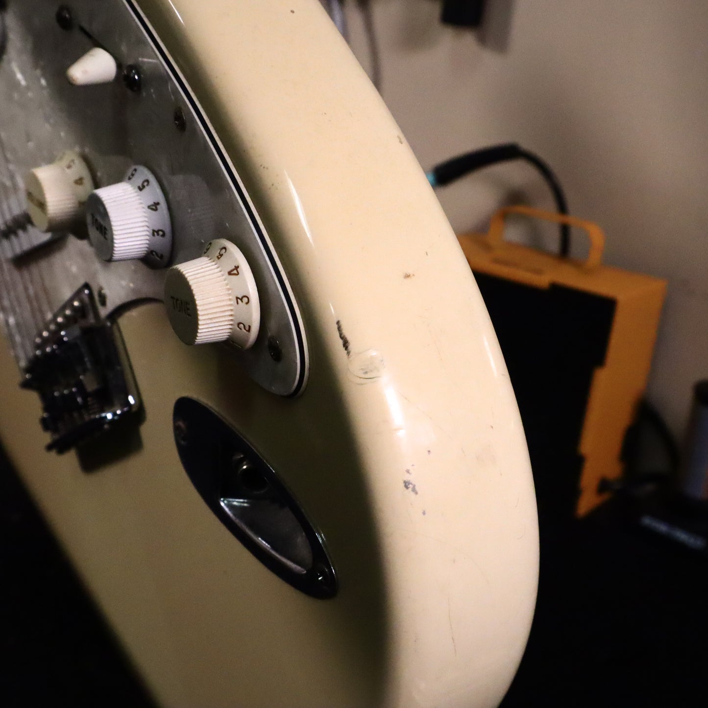 1992 Squier MIK Stratocaster Korea Off-White Maple Neck