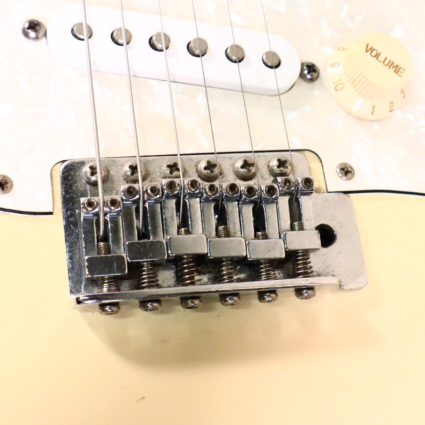 1992 Squier MIK Stratocaster Korea Off-White Maple Neck