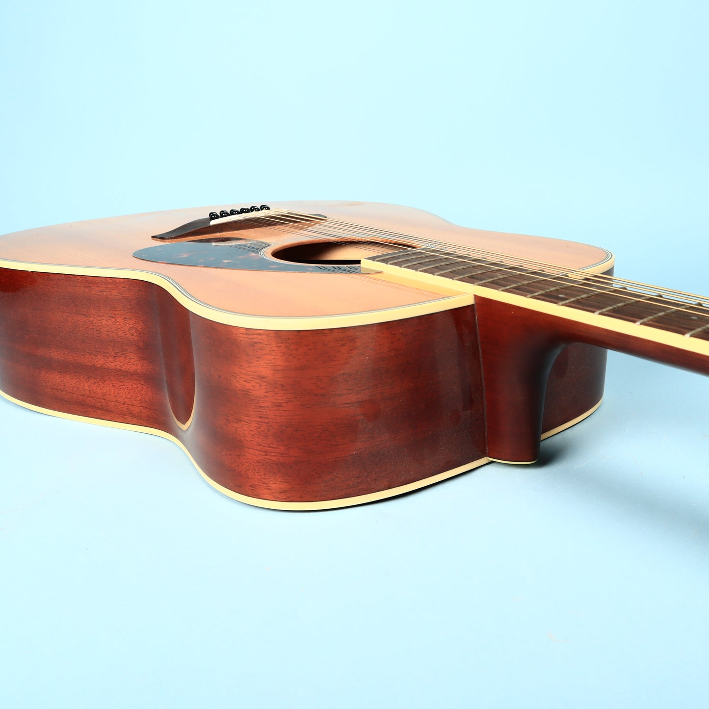 Yamaha FG820-12 Dreadnought 12 String Acoustic Guitar Solid Spruce Top Natural