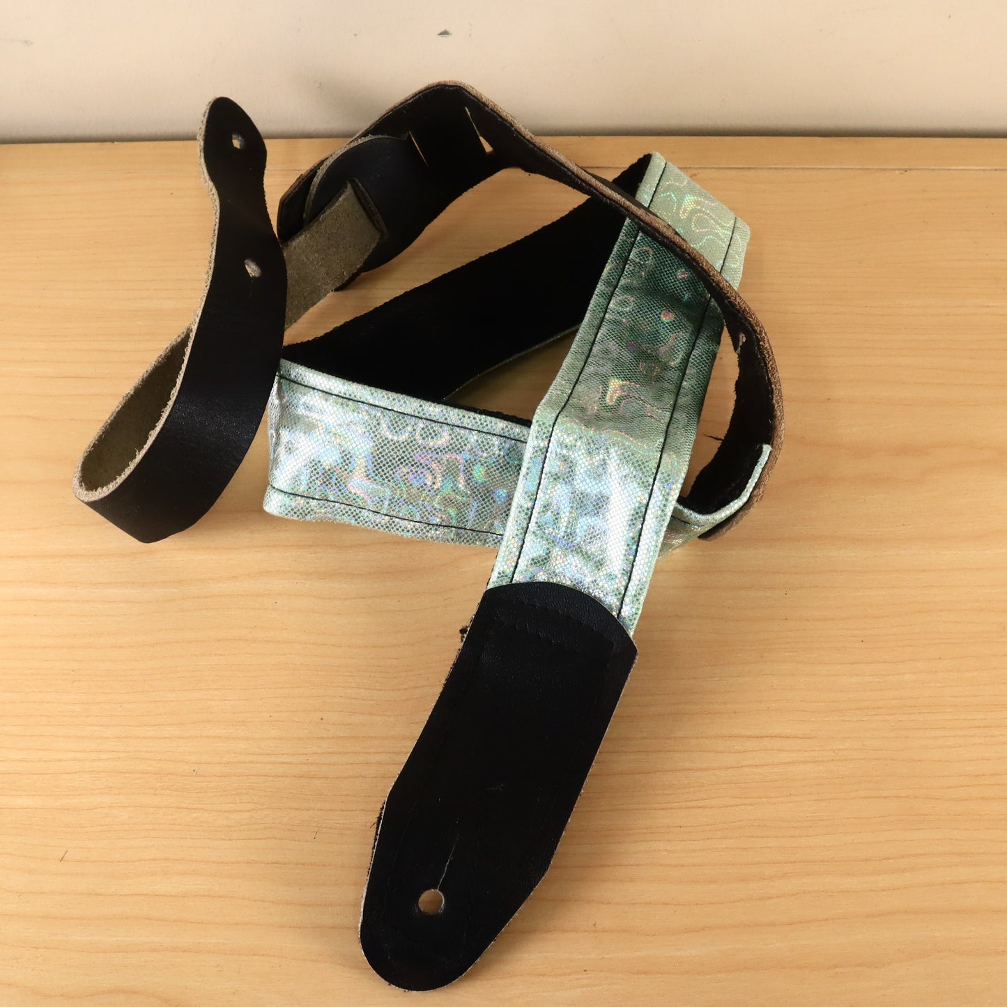 Guitar Strap Iridescent Green Style Leather
