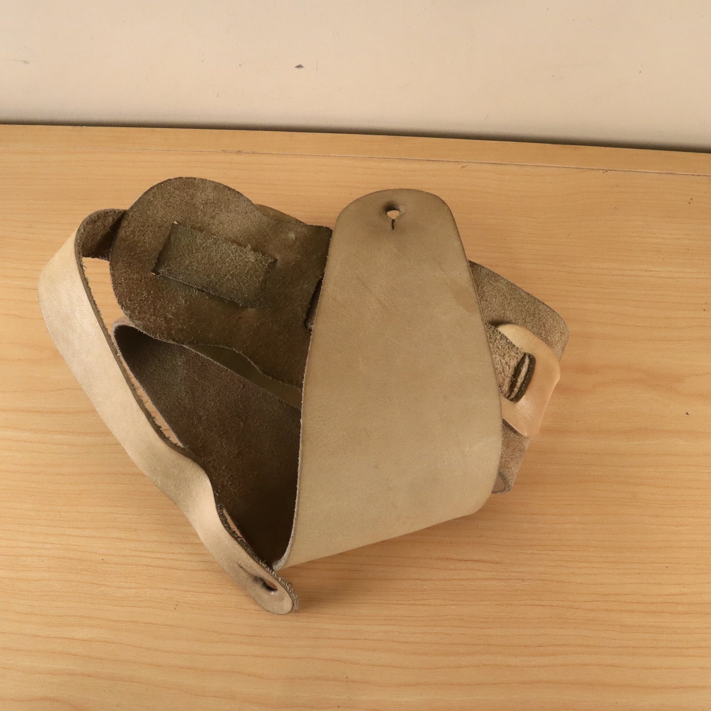 Vintage 3.5" Tan Leather Guitar Bass Strap with Suede Backing Wide