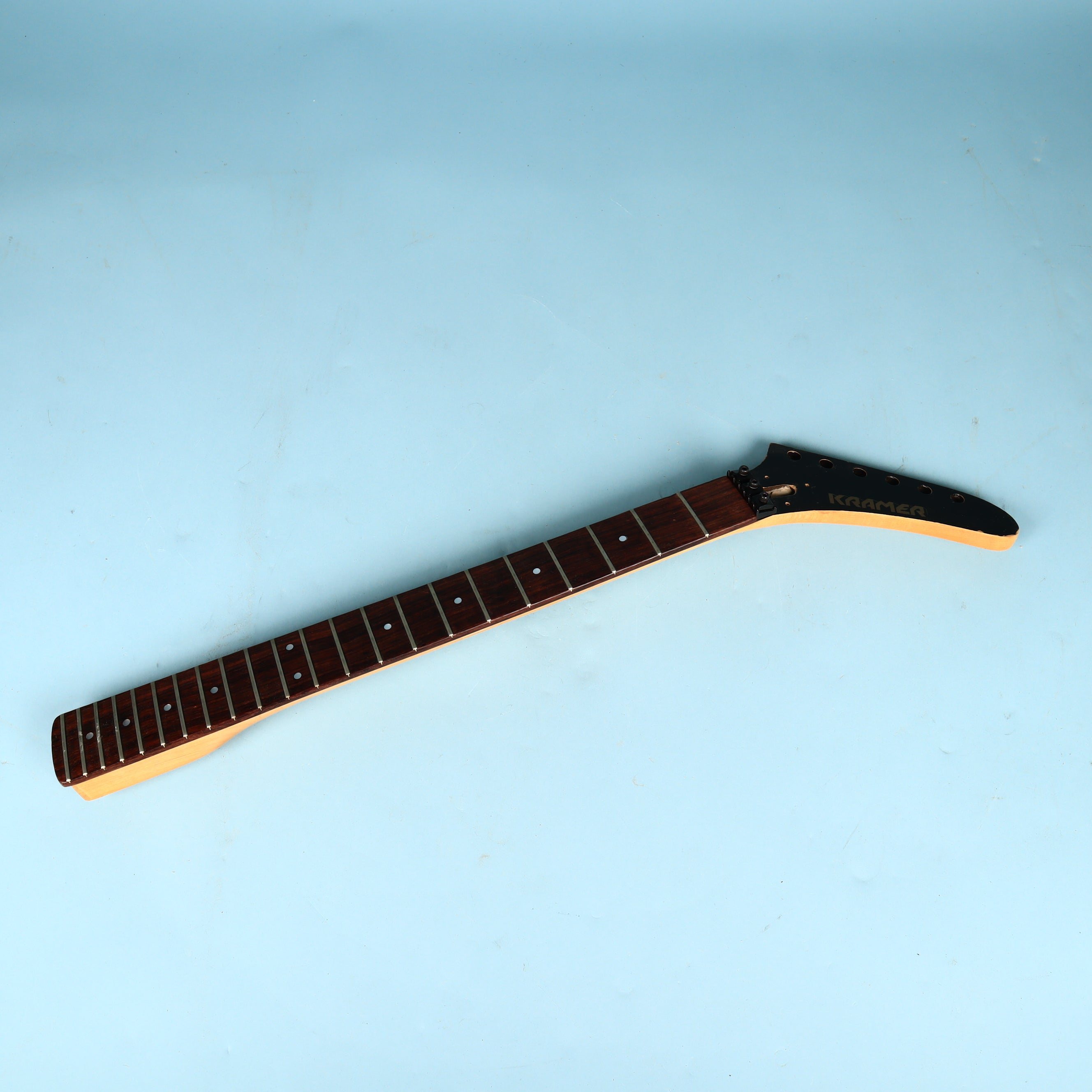 Necks & Bodies – GuitarFinds