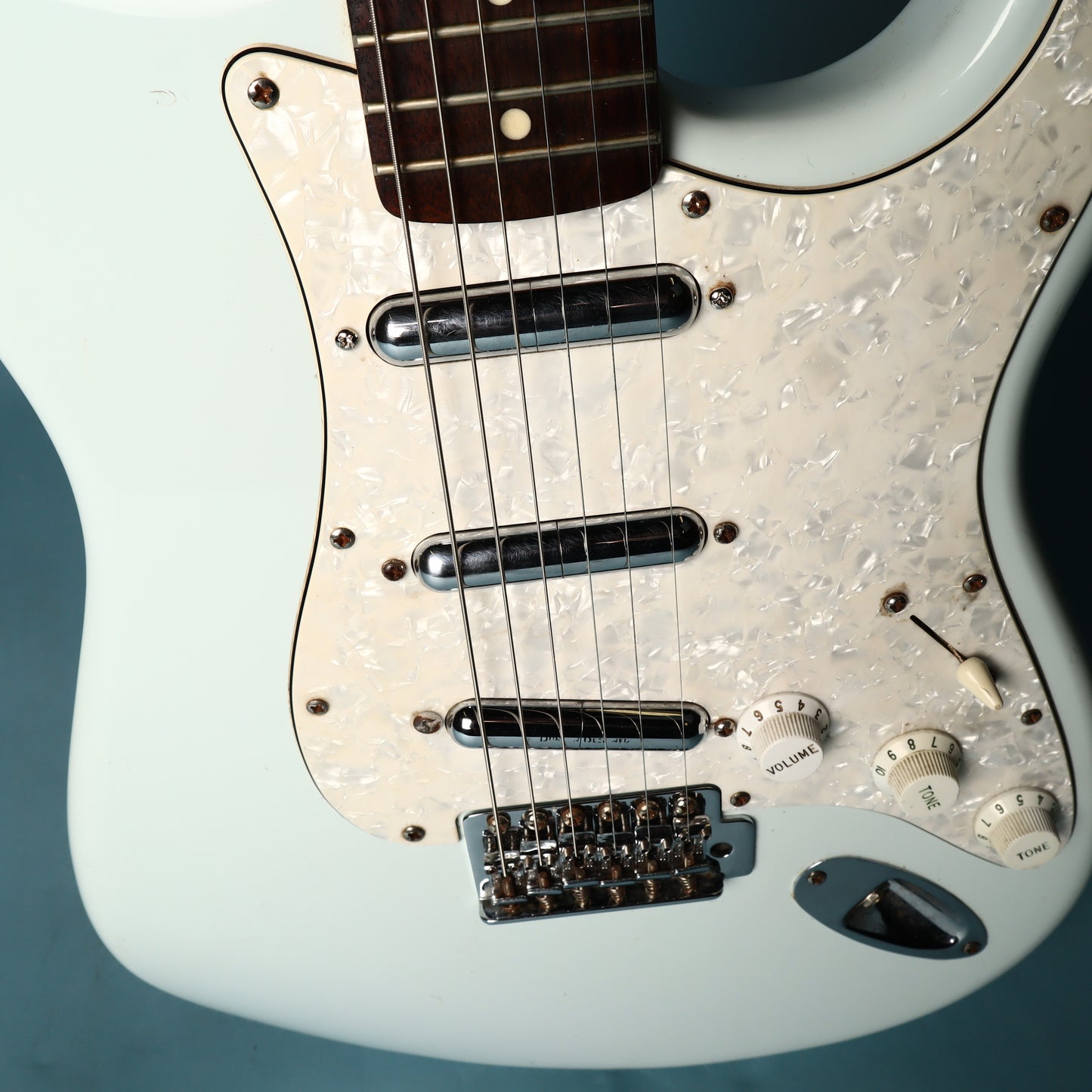 Squier Vintage Modified Surf Stratocaster Sonic Blue Rosewood Guitar Lipstick