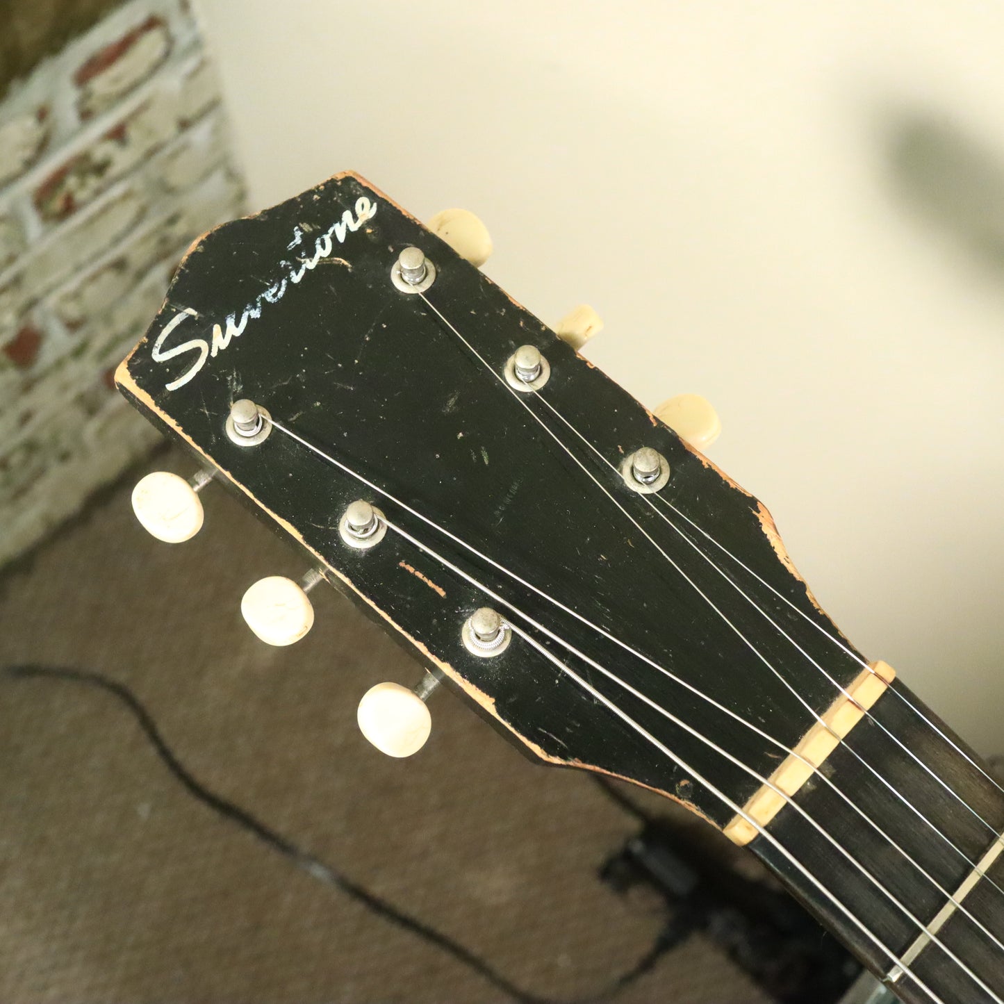 Silvertone 1420 Vintage Stratotone Black Electric Guitar