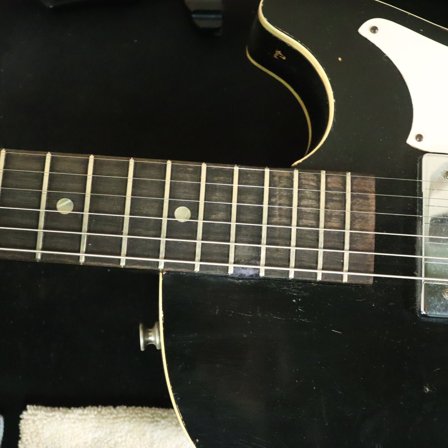 Silvertone 1420 Vintage Stratotone Black Electric Guitar