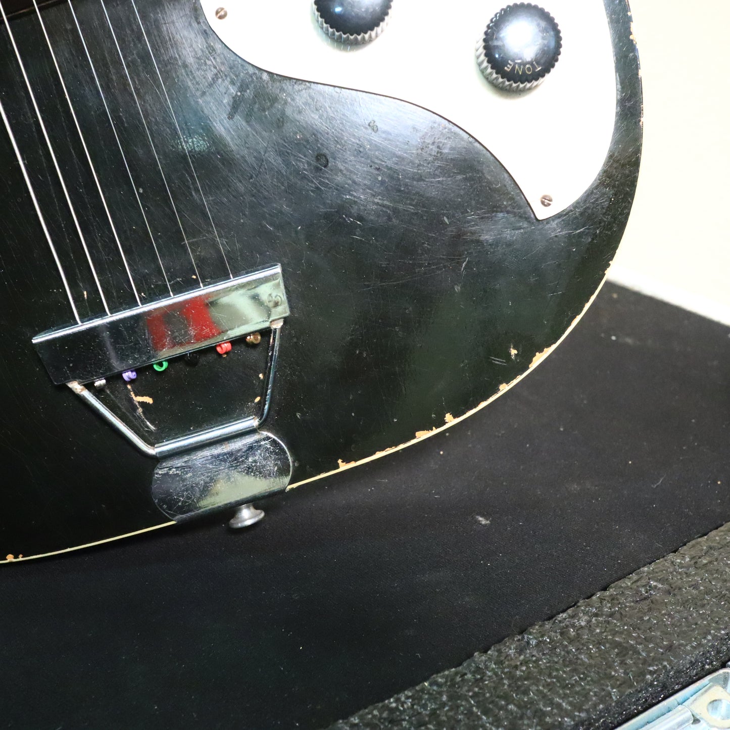 Silvertone 1420 Vintage Stratotone Black Electric Guitar