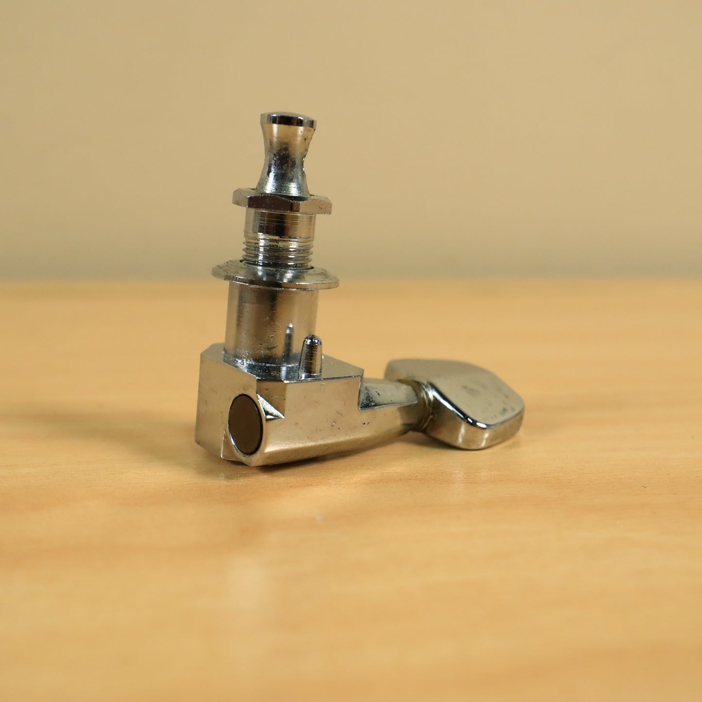 Chevron Gotoh Tuners Tuning Pegs Heads Crown Charvel/Peavey/ESP 70s/80s