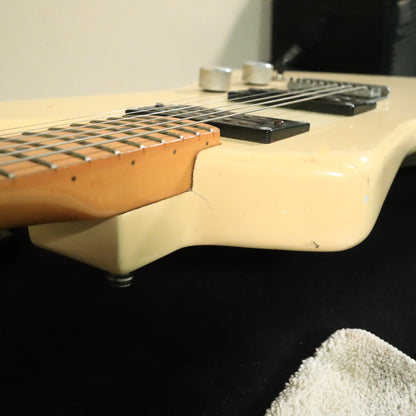Hondo Deluxe Series 780 Explorer White Electric Guitar