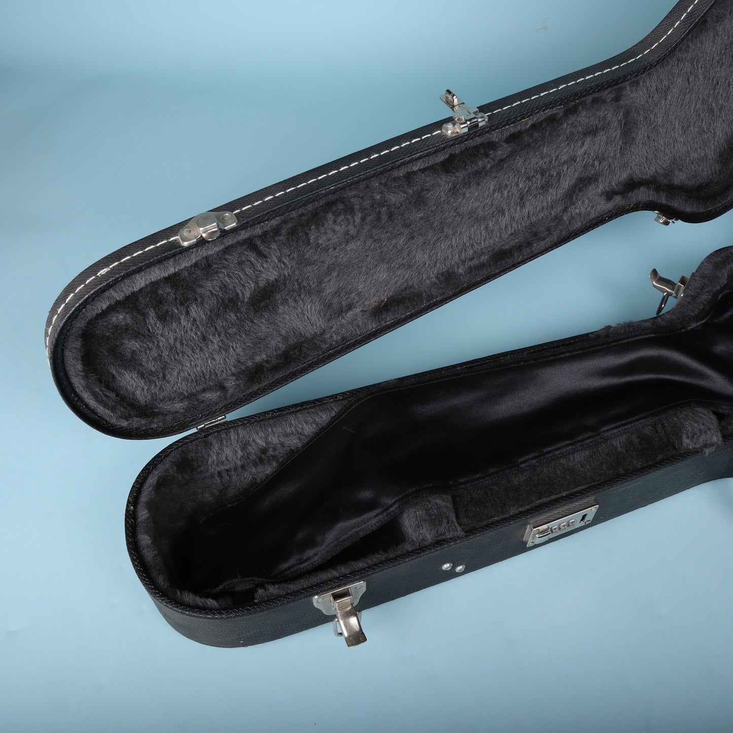 2002 Gibson USA Les Paul Hardshell Case Black Snakeskin Combination Lock Shroud