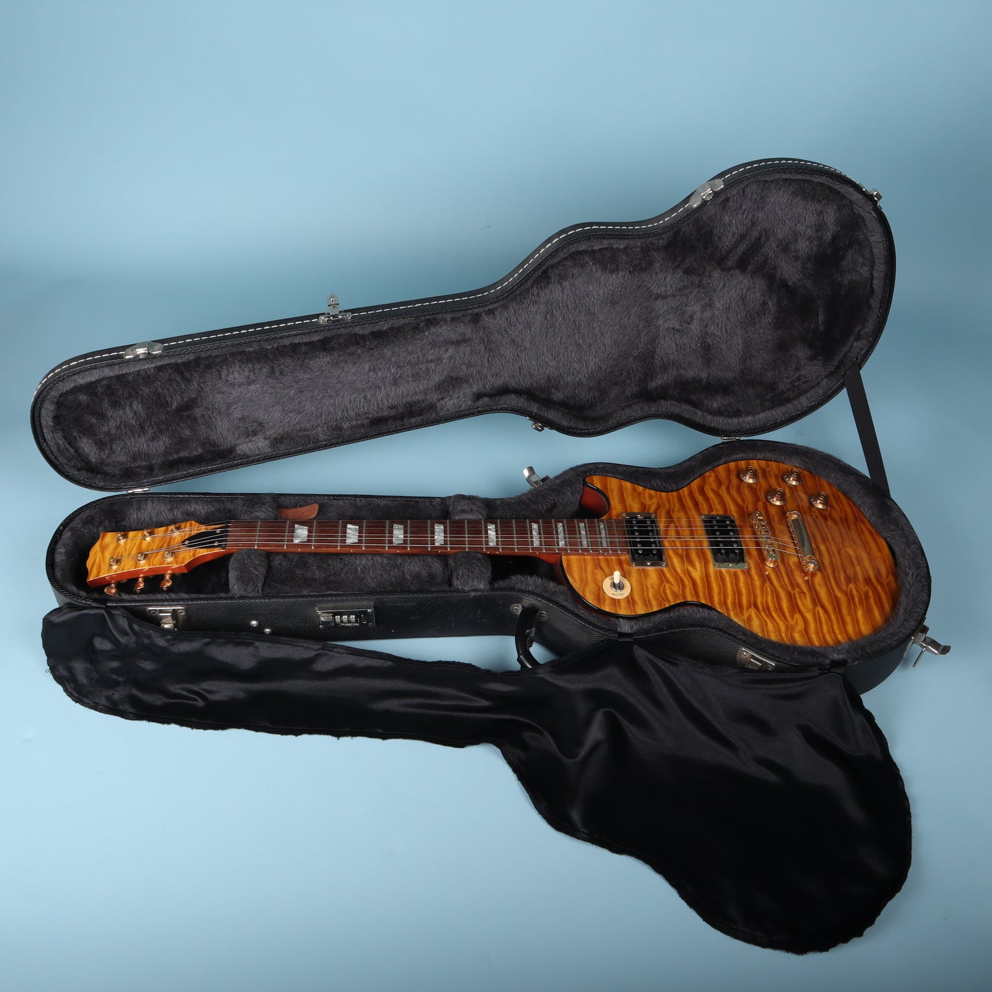 2002 Gibson USA Les Paul Hardshell Case Black Snakeskin Combination Lock Shroud