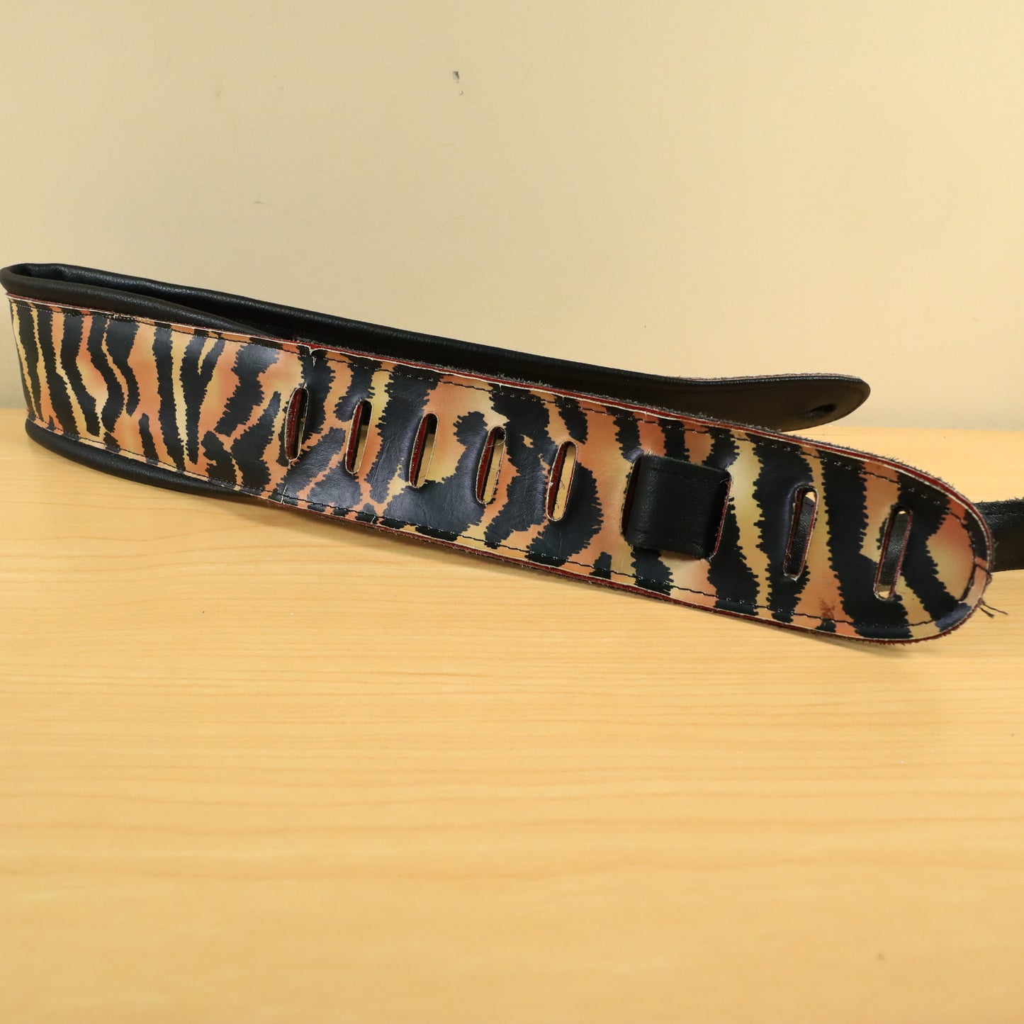 Perri's Leather Guitar Strap - Printed Tiger Stripes