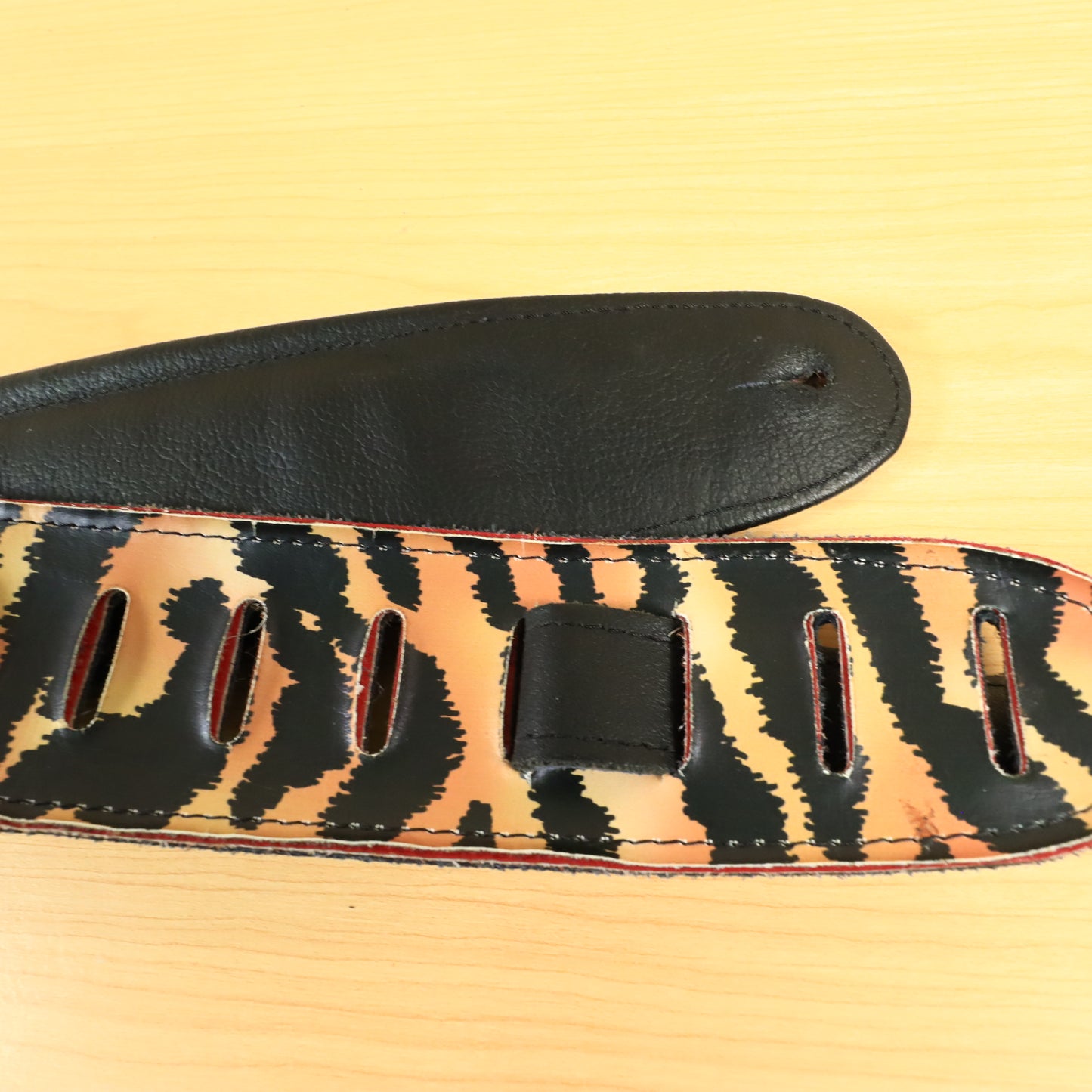 Perri's Leather Guitar Strap - Printed Tiger Stripes